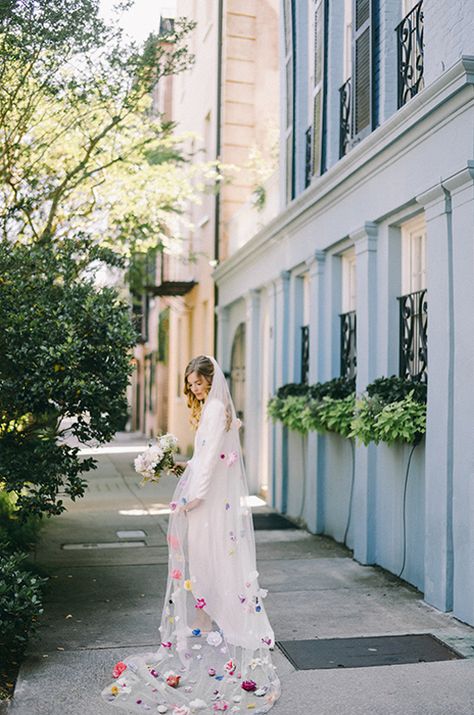 This classic bride walked the streets of Charleston with her modern yet elegant gown and two bouquet options- because why not have two options of flowers. Floral Wedding Veil, Floral Wedding Veils, Color Veil, Fairytale Bridal, Floral Veil, Cathedral Wedding Veils, Flower Veil, Veil Styles, Rainbow Row