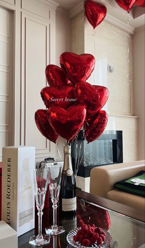 Romantic Set Up, Valentine’s Day Surprise, Red Valentines Aesthetic, Red Birthday Aesthetic, Valentines Date Night, Romantic Date Night Ideas, Romantic Surprise, Christmas Potpourri, Love Days