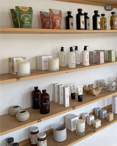 Spa Retail Products, Bath Retail Display, Aromatherapy Store Design, Bath Product Retail Display, Cosmetic Shop Interior Design Shelves, Beauty Room Salon, Spa Marketing, Store Design Boutique, Minimalist Beauty