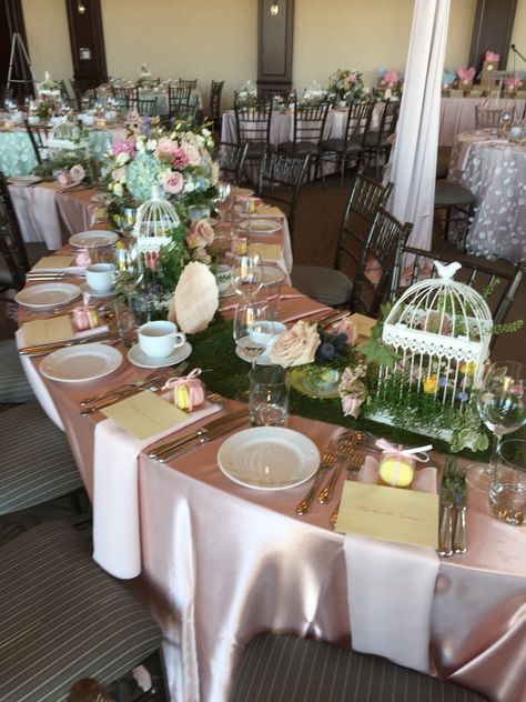 Serpentine guest tables are a perfect touch or a garden themed bridal shower #weddingsbydesign Table Layout, Themed Bridal Shower, Guest Table, Party Diy, Bridal Shower Theme, English Garden, Diy Party, A Garden, Bridal Party