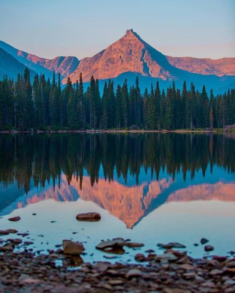 Glacier National Park Wallpaper, Flathead Lake Montana Photography, Bear Fursona, Lake Mcdonald Montana, Montana Aesthetic, Glacier Park Montana, Flathead Lake Montana, Montana Mountains, Montana Travel