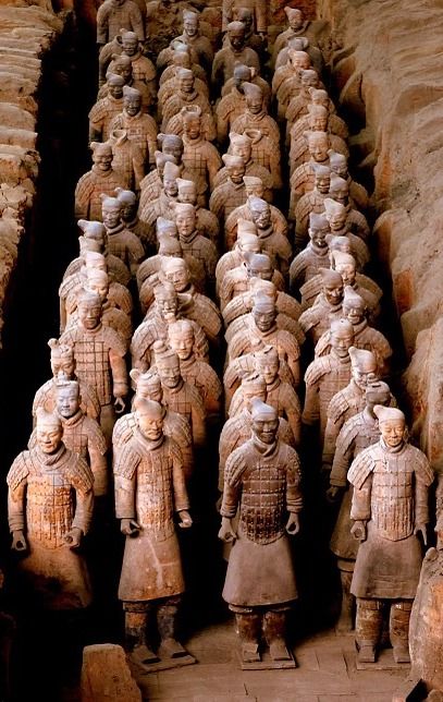 The Terracotta Army in Xi'an - one of China's most famous attractions, this collection of thousands of clay statues built to guard the tomb of China’s first emperor is over 2,000 years old! Famous Impressionist Paintings, Famous Sculptures, Mermaid Statues, Terracotta Warriors, Marble Statues, Marble Art, Famous Places, Mesopotamia, Ancient Artifacts