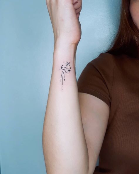 Wrist Shooting Star Tattoo -elaine.tattoo Unalome Star Tattoo, Akshara Name Tattoo, Small Star Wrist Tattoos, Start Tattoo Design, Star Forearm Tattoo Women, Star Tattoo Designs Wrist, 3 Star Tattoo Designs, Wrist Tattoos Stars, 3 Star Tattoos For Women