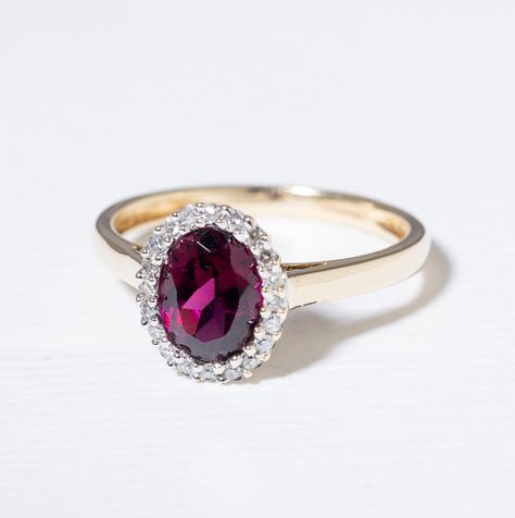 Most often we find garnets with a deep red colour, however the beautiful garnet gem set in this cluster ring displays a slightly more pink/purple hue. So special ✨ Ring Charm Necklace, Garnet Birthstone, Garnet Gem, Vintage Jewelry Box, Ring Displays, Deep Red Color, Diamond Charm, Red Colour, Diamond Cluster Ring