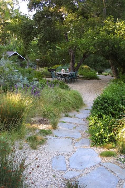 Pea Gravel And Flagstone Walkway, Flagstone Pea Gravel Walkway, Pea Gravel Stone Walkway, Flagstone With Gravel, Hardscaping Ideas For Front Of House, Flagstone Gravel Patio, Flagstone With Pea Gravel, Flagstone And Gravel Walkway, Garden Path Gravel