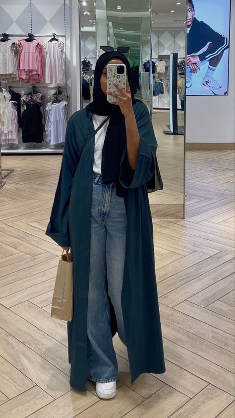 Abaya Outfit Non Hijabi, Muslim Jeans Outfits, Outfits With Abaya, Modest Jeans Outfit Hijab, Hjabi Girl Outfit, Muslim Girl Outfit Ideas, Modest Fashion Hijab Casual, Hijabi Outfits Casual Summer Modest Fashion, Abaya Casual Outfit