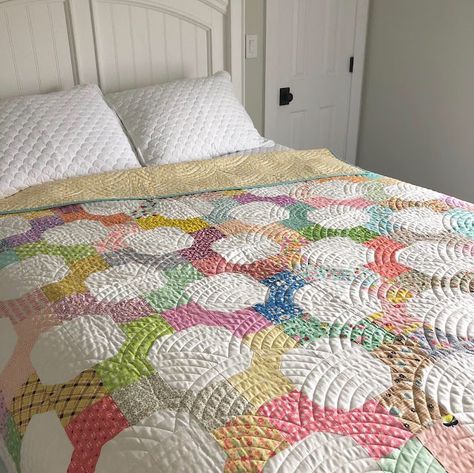 Gigi's Thimble: November 2019 Bow Tie Quilt, Tie Quilts, Bow Tie Pattern, Make A Bow Tie, Liberty Quilt, Quilts On Beds, Rainbow Quilts, Quilts Bedding, Tie Quilt