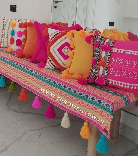 Bohemian throwpillows & sofa cover Cushion Covers Ideas Home Decor, Bohemian Sofa Cover, Colourful Cushions On Sofa, How To Make Sofa Covers At Home, Sofa Cover Ideas Indian, Table Cover Ideas For Home, Sofa Cover Ideas Diy, Sofa Throw Ideas, Sofa Cover Ideas Living Rooms