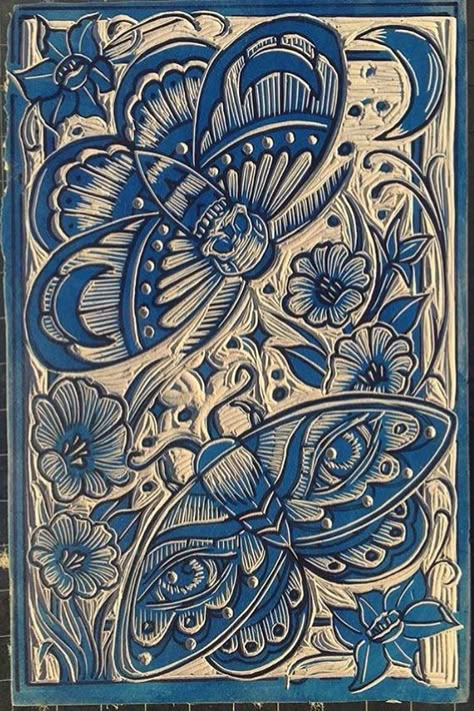 Print Making Ideas Printmaking, Jigsaw Linocut Ideas, Moth Block Print, Printmaking Art Ideas, Lino Block Printing, Lino Art Ideas, Linocut Prints Ideas, Print Making Ideas, Linocut Art Simple