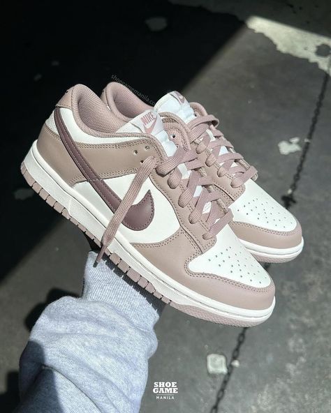 Taupe haze dunks Shop at soleheaven.co.uk 👟 Credit🎥 : (all rights reserved to original owner) _____________________________________________ .⁣ .⁣ .⁣ . #nikedunk #nikeuk #sneakers #airjordan #londonfashion #sneakersforsale Brown Nike Dunks, Dunks Brown, Nike Dunk Low Outfit Woman, Nike Dunk Low Outfit, Shoe List, Taupe Haze, 2024 Shoes, Halloween Costumes For Teens Girls, All Nike Shoes