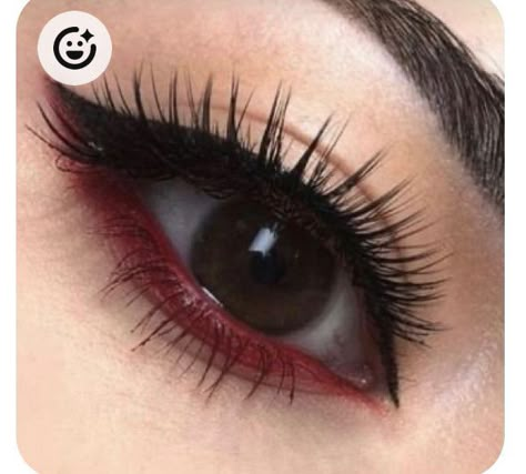 Goth Eye Makeup, Delicate Makeup, Red Eye Makeup, Cute Eye Makeup, Graphic Makeup, Swag Makeup, Smink Inspiration, Makijaż Smokey Eye, Emo Makeup