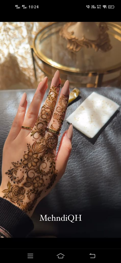 Inside Hand Mehndi Designs, Henna Hand Tattoos, Cute Henna Designs, Henna Tutorial, Mehndi Ideas, Mehedi Design, Eid Mehndi, Henna Nails, Henna Inspired Tattoos