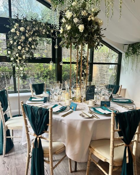 A LOVE AFFAIR 😍 If you follow our content you’ll know that we’ve banging the “shades of green” drum for a while now. We LOVE how versatile shades of green are and how they literally transform a host of different venues in an instant! 👌 Now let’s talk about this blue/green shade…teal!Teal combines the calming properties of blue with the renewal properties of green and quite simply, knows how to hold a room’s attention! 🙌💫 @ambienceleeds @natashacoustol.floraldesigns @chevinhotel . . . . #... Navy And Teal Wedding Tables, Emerald Green Weddings Reception, Emerald And Aquamarine Wedding, Teal Green Wedding Theme, Teal Wedding Table Decor, Teal And Blue Wedding, Teal And Green Wedding, Teal Blue Wedding Theme, Peacock Color Wedding