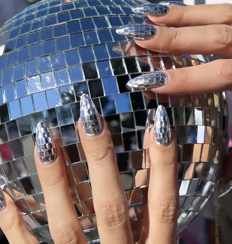 Last Disco Nails, Chrome Gem Nails, Disco Ball Hair, Silver Disco Nails, Disco Inspired Nails, Metallic Nails Art, Beyonce Nails Inspiration, Beyoncé Nails, Disco Nails Designs