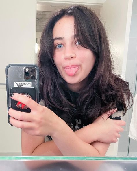 Mary Mouser, The Karate Kid 1984, Photos Of Celebrities, Miguel Diaz, Cobra Kai Dojo, Kid Cobra, New Haircut, Karate Kid, New Haircuts