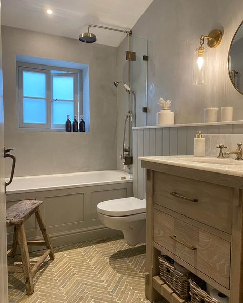 Small Bathroom With Bath, Rachel Winham, Cottage Showers, Cosy Bathroom, Country Style Bathrooms, Cottage Style Bathrooms, Small Bathroom With Shower, Shower Over Bath, Stone Cottages