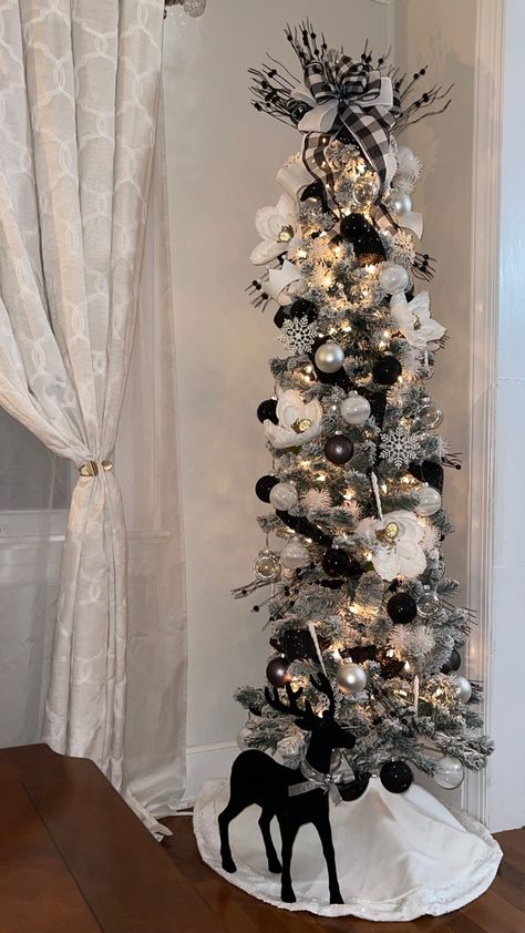 Black White Tree Christmas, Black White And Grey Christmas Decor, Black And White Living Room Christmas Decor, White Tree Decor Ideas, Christmas Decor Ideas White And Black, White Tree With Black Ornaments, Black And White Christmas Tree Ideas, Pencil Tree Decorating Ideas, Pencil Trees Decorating Ideas