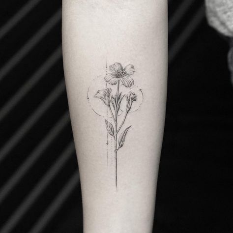 Flower tattoo. Fine line tattoos are little accessories to your skin and Mr. K is a king in the fine line department. Enjoy! Dr Woo Tattoo, Tattoo Ankle, Iris Tattoo, Shape Tattoo, Floral Tattoo Design, Pattern Tattoo, Flower Tattoo Designs, Ink Ideas, Fine Line Tattoos