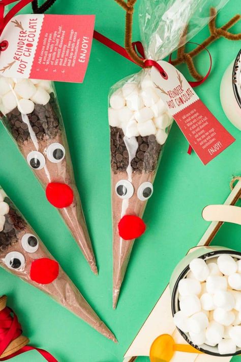 Reindeer Hot Cocoa Cones, Hot Coco Reindeer Bags, Reindeer Cocoa Cones, Hot Chocolate Reindeer Bags, Rudolph Hot Chocolate Cones, Hot Chocolate Baggies, Diy Hot Chocolate Gifts, Sweet Cones Ideas, Reindeer Hot Chocolate Cones