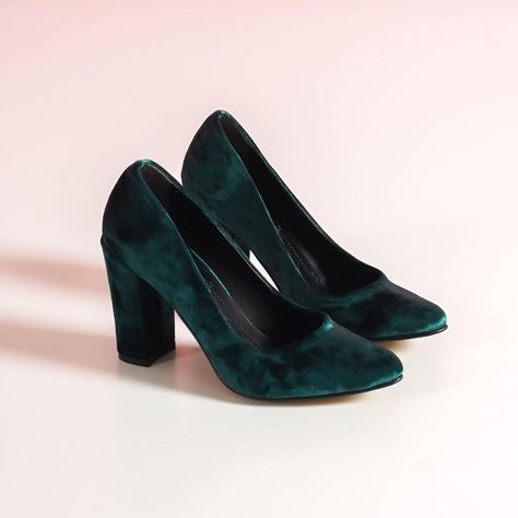 Handmade Bridal & Wedding Women's Shoes ,Classic velvet Heeled Shoes , Vegan Gift for Wife ,Gift for her by Savageshoes on Etsy Green Velvet Shoes, Shoes Classic, Velvet Heels, Vegan Gifts, Green Wedding Shoes, Wife Gift, Classic Shoes, Gift For Wife, Bridal Wedding