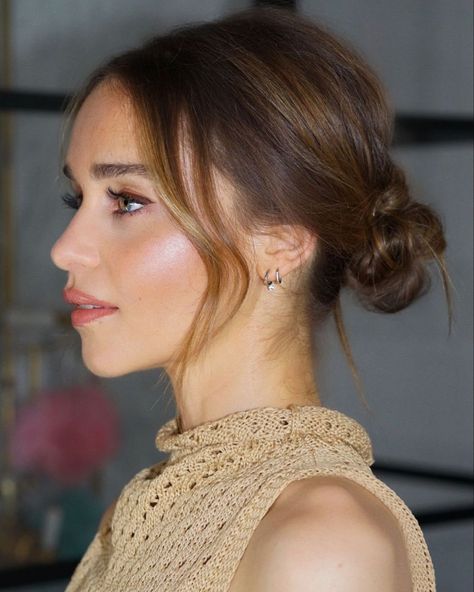 Sleeked Back Wedding Hair, Low Bun Wedding Hair Dark Hair, Lose Wedding Updo, Wispy Low Bun, Low Bun Red Carpet, Kristen Bell Makeup, Relaxed Updo Wedding, Low Bun With Front Pieces Out, Soft Bridal Bun