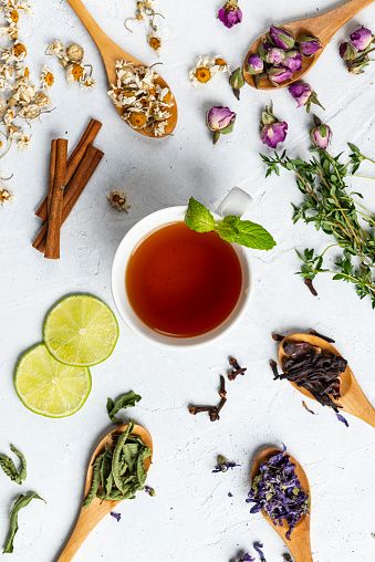 Herbal Tea Photography, Herbal Tea Recipes Homemade, Herbal Tea Garden, Herbal Tea Benefits, Best Herbal Tea, Herbal Teas Recipes, Herbal Drinks, Rooibos Tea, Natural Teas