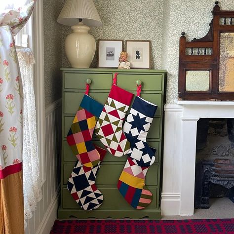 Stocking Quilt Pattern, Quilted Christmas Stockings Ideas, Patchwork Stocking, Quilt Stocking, Quilted Stocking, Victorian Quilts, Kate Owen, Craft Factory, Quilted Christmas Stockings