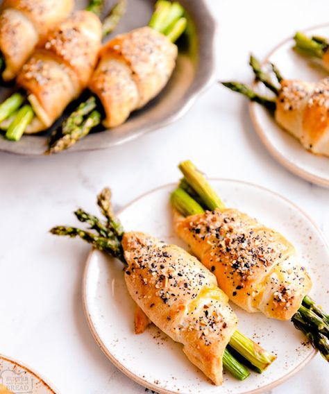 Crescent Roll Asparagus, Crescent Roll Wrapped Asparagus, Veggie Crescent Rolls, Asparagus Appetizers Easy, Asparagus Crescent Rolls, Asparagus Appetizer Recipes, Asparagus Appetizer, Asparagus Roasted, Cheesy Asparagus