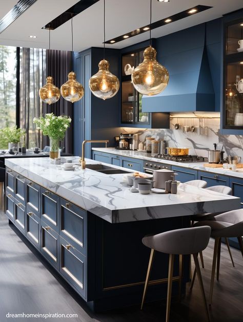 Navy blue kitchen design with white marble kitchen island Blue Cabinet Island Kitchen, Navy Blue Kitchen Cabinets Marble Counter, Gold Blue Kitchen, Gold And Blue Kitchen, Navy Home Interior Design, Blue Luxury Kitchen, Blue And Marble Kitchen, Navy And Marble Kitchen, White And Navy Blue Kitchen