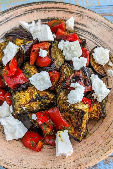 Air Fried Vegetable Recipes, Eggplant Feta, Salad Simple, Eggplant Salad, Feta Recipes, Grilled Eggplant, Feta Salad, Eggplant Recipes, 4 Ingredient