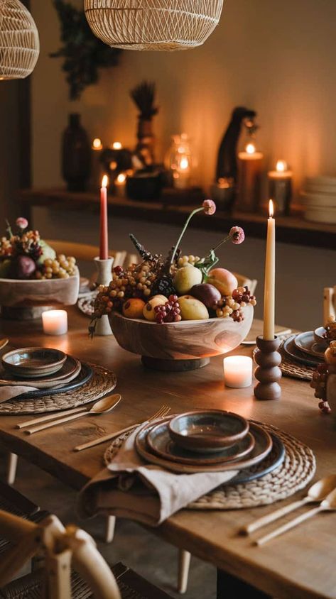 Get inspired with these 16 Friendsgiving table setting ideas to create a cozy and inviting atmosphere for your gathering. From rustic charm to modern elegance, find the perfect style for your celebration! New Year Centerpiece Ideas, New Year Centerpieces, Friendsgiving Table Decor, Boho Table Settings, Natural Centerpieces, Friendsgiving Table Setting, Romantic Dinner Party, Friendsgiving Table, Modern Thanksgiving