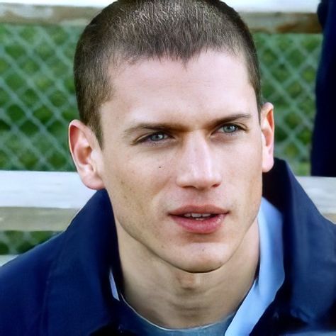 Prison Break 3, Michael Schofield, Wentworth Miller Prison Break, Michael And Sara, Harley And Joker Love, Michael Scofield, Dominic Purcell, Wentworth Miller, Fits Aesthetic