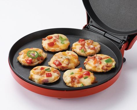 Pizza Cooker, Mini Frittatas, Red Pizza, Quesadilla Maker, Home Pizza, Giant Cookies, How To Make Quesadillas, Mini Frittata, Oven Pizza