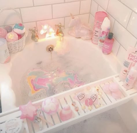 Bath Goals, Kawaii Decor, Girly Bathroom, Bath Aesthetic, Aesthetic Bathroom, Wedding Movies, Cute Stuff, Cute Room Ideas, Bathroom Inspiration Decor