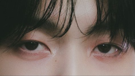 Soobin Eyes Close Up, Soobin Landscape Photo, Soobin Close Up, Sunghoon Eyes Close Up, Soobin Landscape, Txt Eyes, Soobin Eyes, Txt Details, Cold Face