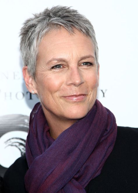 6-Inspiring-Actresses---Jamie-Lee-Curtis Jamie Lee Curtis Haircut, Jamie Lee Curtis Hair, Trendy We Fryzurach, Super Short Haircuts, Gorgeous Gray Hair, Super Short Hair, Short Grey Hair, Jamie Lee Curtis, Popular Haircuts