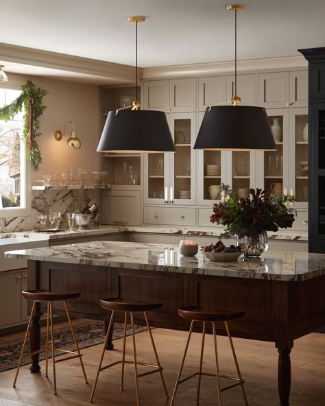 Is The Kitchen Island So Last Season? - Decoholic European Kitchen Design, Statement Kitchen, European Kitchens, Timeless Kitchen, Design Your Kitchen, Kitchen Trends, Minimalist Kitchen, Free Consultation, Kitchen Style