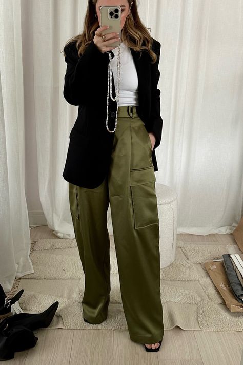 Green Cargo Work Outfit, Cargo And Blazer Outfit, Khaki Green Trousers Outfit, Cargo Work Pants Women, Green Satin Cargo Pants Outfit, Satin Green Pants Outfit, Green Wide Leg Cargo Pants Outfit, Satin Cargo Pants Outfit Winter, Army Green Trousers Outfit