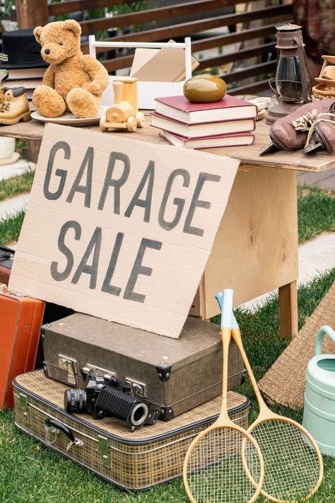 Garage Sales Aesthetic, Yard Sale Signs Aesthetic, Diy Clothes Hanging Rack For Yard Sale, Garage Sale Stickers, Garage Sales Ideas, Aesthetic Garage Sale, Aesthetic Yard Sale, Garage Sale Ideas Display Creative, Yard Sale Aesthetic