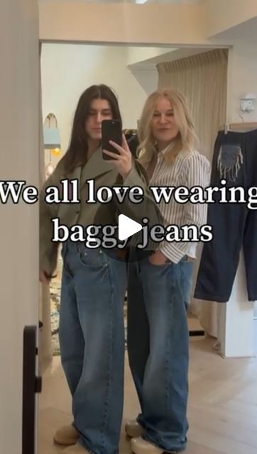 Salon Heleen Hulsmann on Instagram: "Jeans hack we all saw on Insta and it is a good one💙 . . #jeans  #baggy  #inspiration  #salonheleenhulsmann" Long Jeans Hacks Diy, Baggy Mom Jeans Outfit, Baggy Jeans And Sweater, How To Cuff Baggy Jeans, What To Wear With Baggy Jeans, Baggy Jeans Outfit Women, Outfit With Baggy Jeans, Baggie Jeans Outfit, How To Style Baggy Jeans