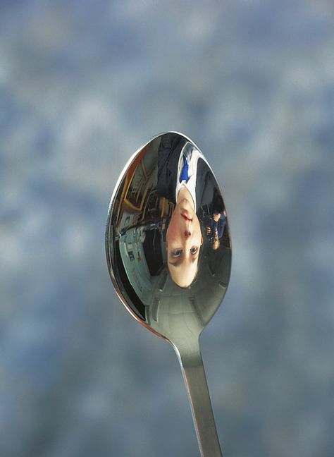 Photo Reflection, Fantastic And Strange Photography, Creative Reflection Photography, Spoon Reflection, Mirrors Photography, Reflective Surfaces Photography, Reflection Photography Ideas, Appropriation Art, Mirror Photography