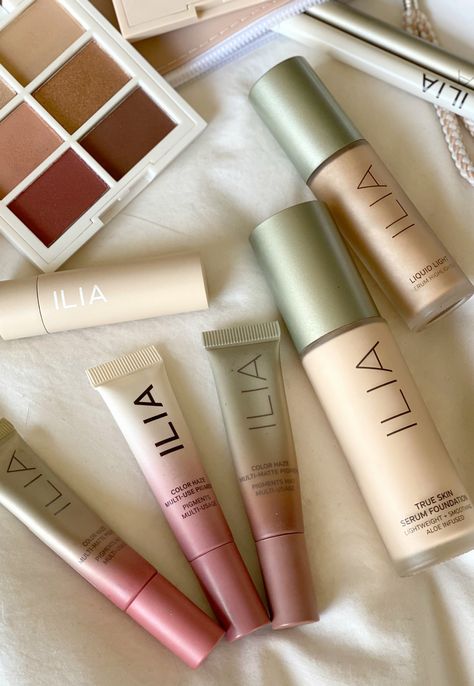 Ilia Beauty Review Cosmetic Idea, Laura Mercier Powder, Eye Tint, Clean Beauty Makeup, Ilia Beauty, Best Bronzer, Products Review, Natural Foundation, Hydrating Lip Balm