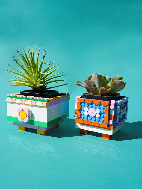 Diy Lego Organizer, Lego Planter Diy, Lego Plant Pot, Lego Diy Gifts, Lego Craft Ideas, Diy Lego Decorations, Lego Directions, Lego Art Project, Dots Lego