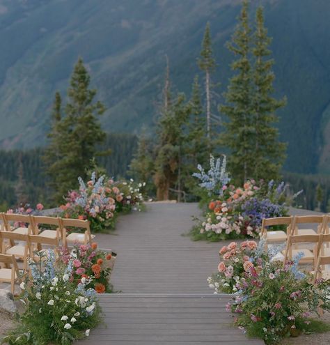 Dreamy Mountain Wedding, Wedding Venue Ideas Mountains, Intimate Lake Wedding, Lakeside Wedding Flowers, Fun Things At Weddings, Wedding Locations Mountains, Backyard Wedding Mountains, Spring Wedding Mountains, Wild Flower Mountain Wedding