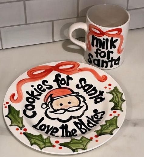 Holly and Ribbon Cookies and Milk for Santa Personalized Plate - Etsy Christmas Painted Plates, Treats For Santa Plate, Diy Santa Plate And Cup, Santa Cookie Plate Diy, Santas Cookies Plate Diy, Christmas Cookie Plates Diy, Santa Cookie Plate Diy Kids, Diy Christmas Cookie Plate, Christmas Plate Painting Ideas