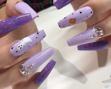 Cute Halloween acrylic coffin shaped nails purple ghosts and jewels Purple Ghost Nails, Halloween Nails Purple, Purple Halloween Nails, Halloween Nail Art Easy, Nail Art Halloween, Halloween Nails Diy, Halloween Nails Easy, Holloween Nails, Cute Halloween Nails