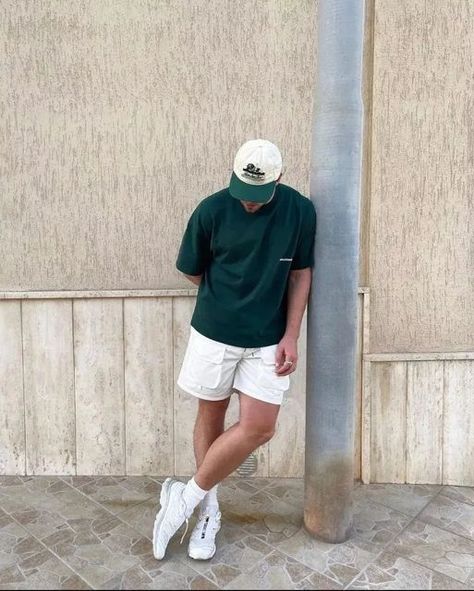 Outfit Cowo, Outfit Cowok, White Shorts Outfit, Guys Fashion Casual, Mens Shorts Outfits, Mens Casual Outfits Summer, Guys Clothing Styles, Mens Outfit Inspiration, Cool Outfits For Men