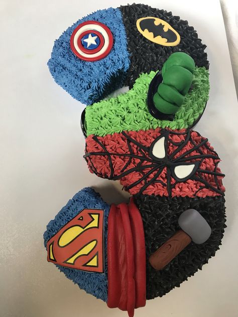 Marvel Pull Apart Cupcakes, Marvel Vs Dc Birthday Party Ideas, Avengers Cupcake Cake, Iron Man Cupcakes, Avengers Party Invitation, Marvel Cupcakes, Number 3 Cake, Man Cupcakes, Avenger Cupcakes