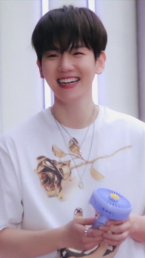 Baekhyun Smile, Baekhyun Wallpaper, Exo Edits, Astro Kpop, Exo Memes, Exo Members, Exo Baekhyun, Ji Chang Wook, Byun Baekhyun