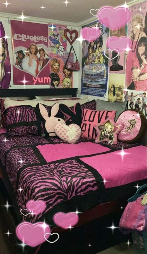 Early 2000s Room Ideas, Early 2000s Room, Hello Kitty Birthday Theme, 2000s Room, Y2k Room Decor, Y2k Room, Retro Room, Room Redesign, Hello Kitty Birthday